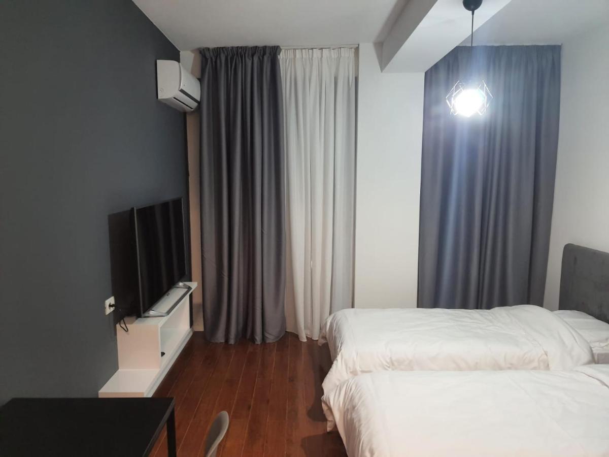 Modern Apartment Korca 3 ภายนอก รูปภาพ