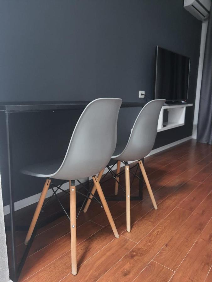 Modern Apartment Korca 3 ภายนอก รูปภาพ