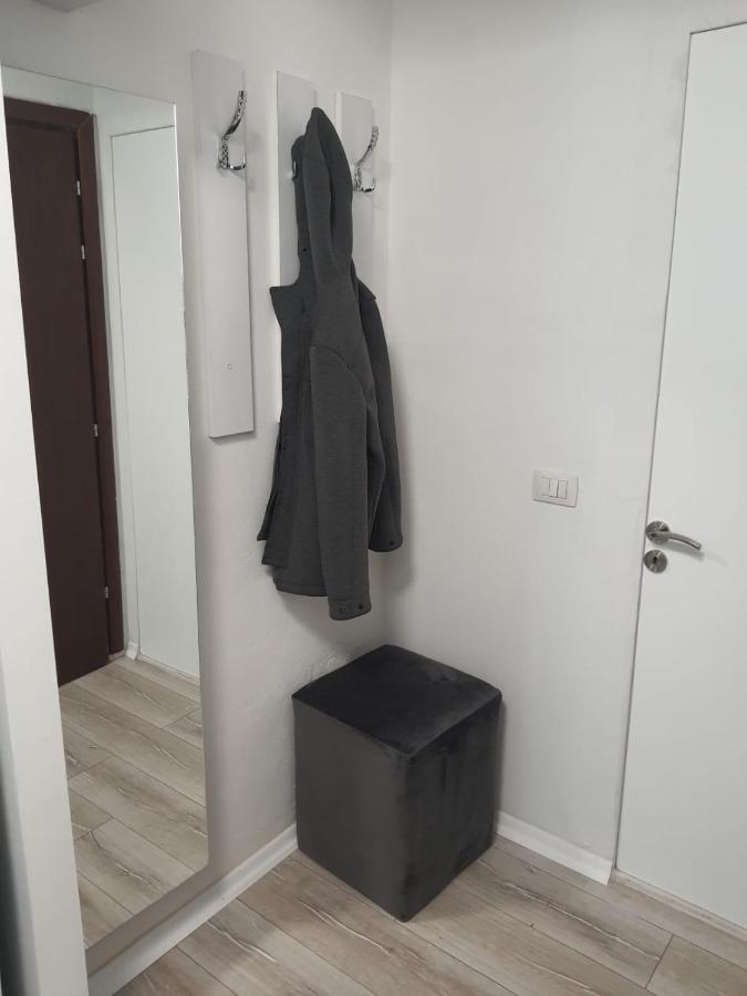 Modern Apartment Korca 3 ภายนอก รูปภาพ