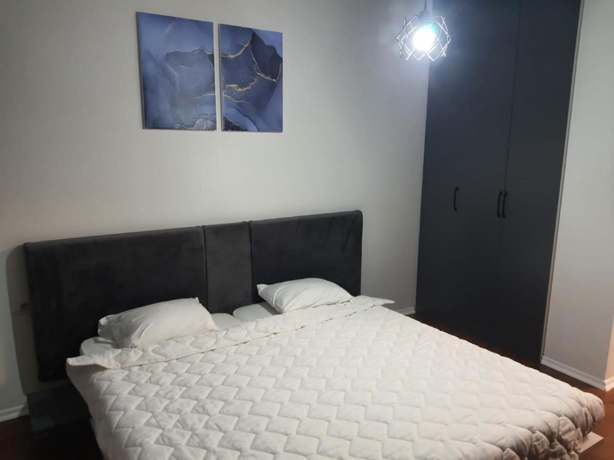 Modern Apartment Korca 3 ภายนอก รูปภาพ